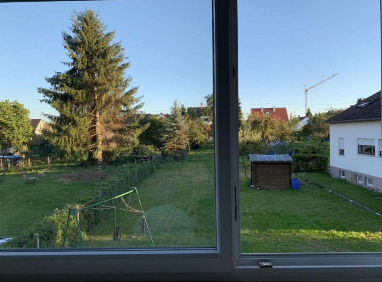 Sonnige 3 Zimmer Wohnung Mit Schoenem Balkon Im Gruenen Reutlingen Exterior foto