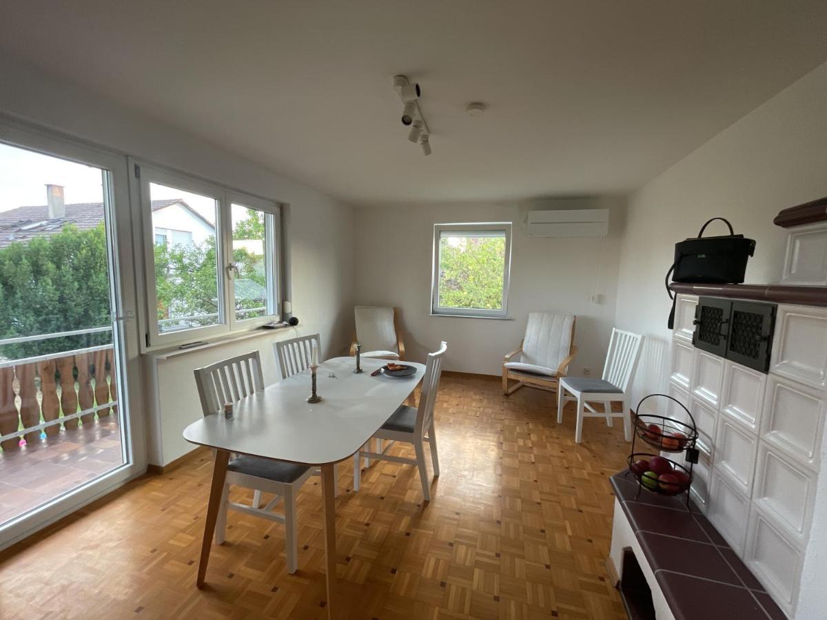 Sonnige 3 Zimmer Wohnung Mit Schoenem Balkon Im Gruenen Reutlingen Exterior foto