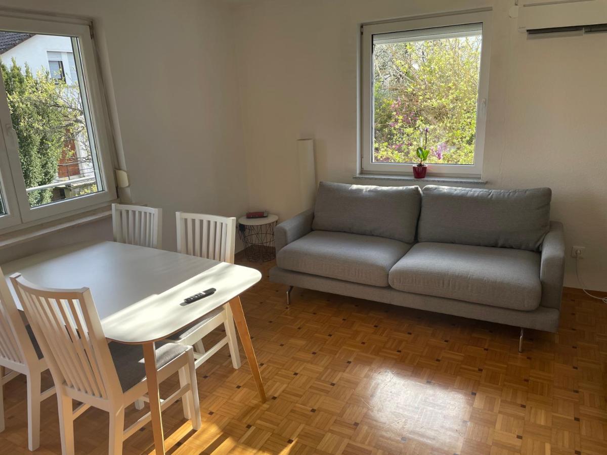 Sonnige 3 Zimmer Wohnung Mit Schoenem Balkon Im Gruenen Reutlingen Exterior foto