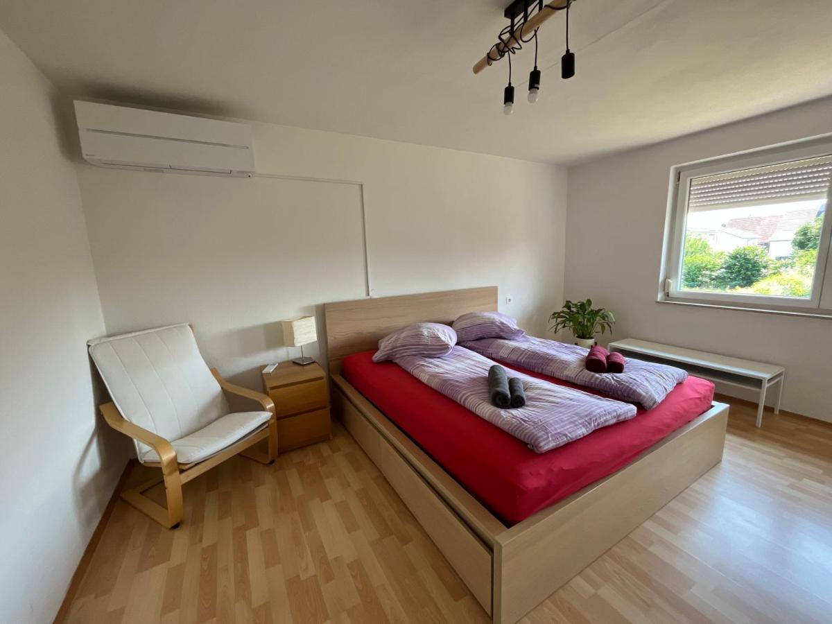 Sonnige 3 Zimmer Wohnung Mit Schoenem Balkon Im Gruenen Reutlingen Exterior foto