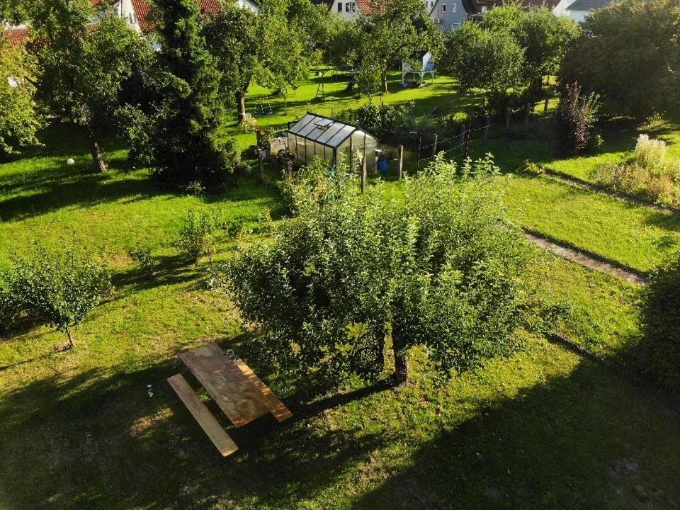 Sonnige 3 Zimmer Wohnung Mit Schoenem Balkon Im Gruenen Reutlingen Exterior foto